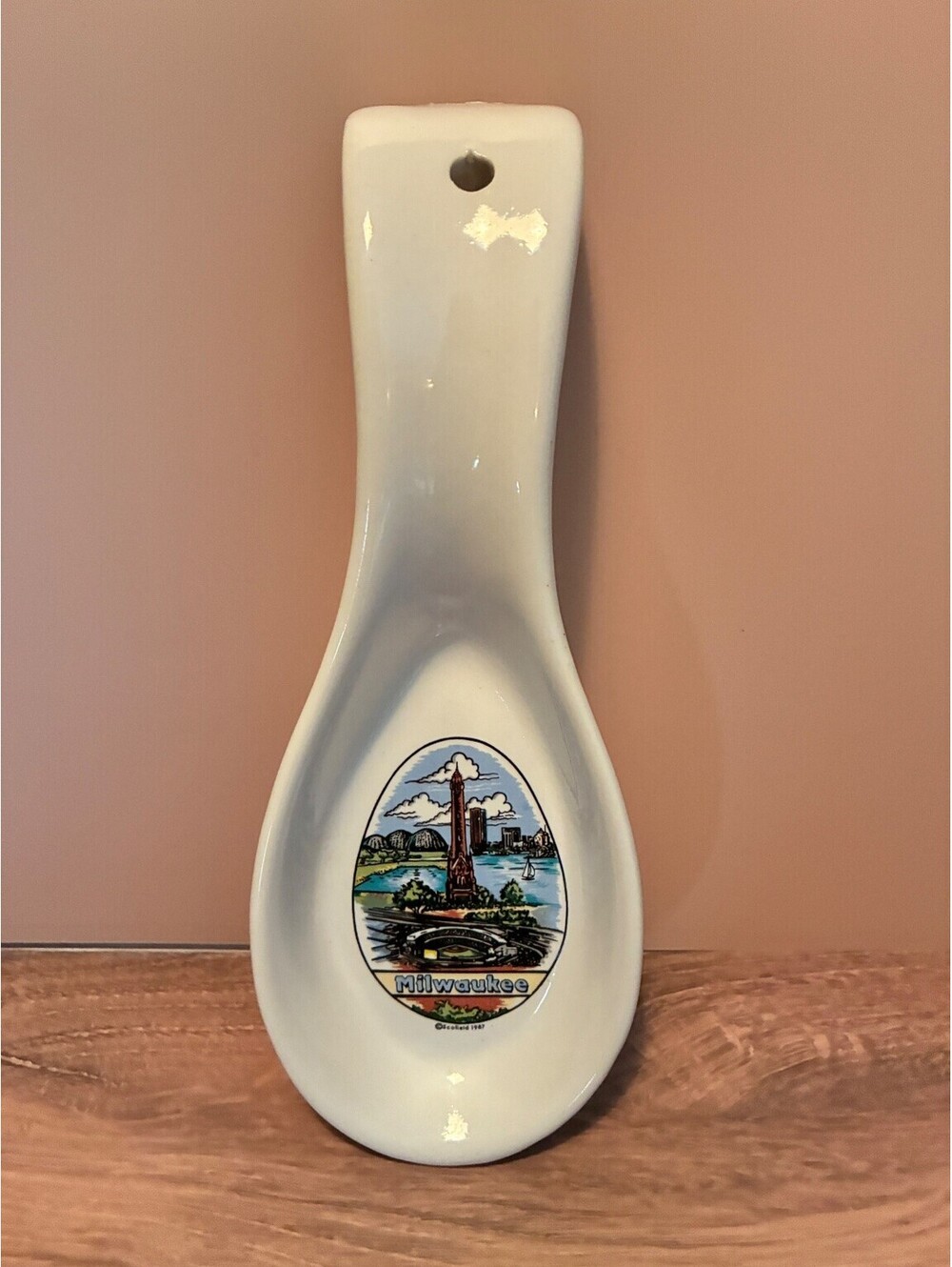 Vintage Milwaukee Wisconsin Souvenir Ceramic Spoon Rest Hanger 1987 Scofield